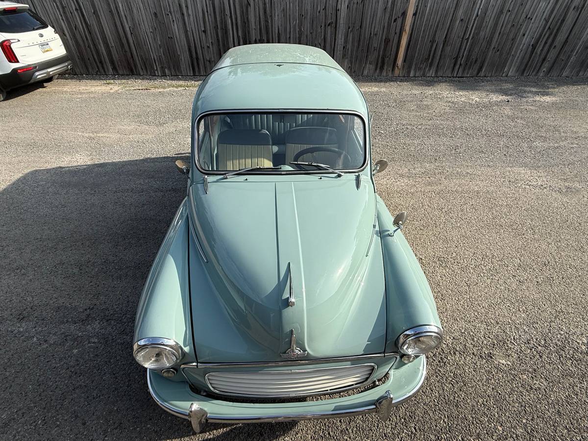 Morris-Minor-traveller-1961-blue