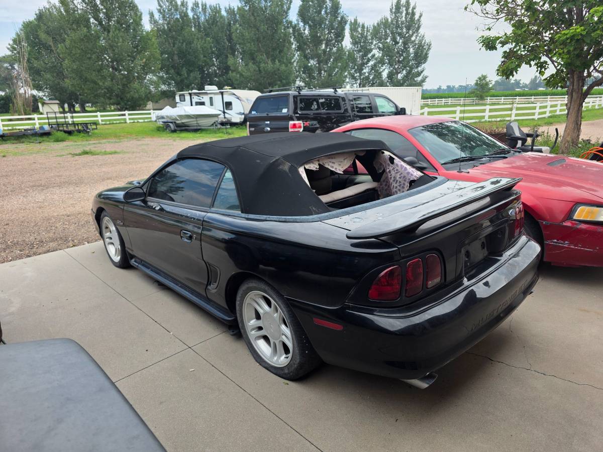 Mustang-1996-black
