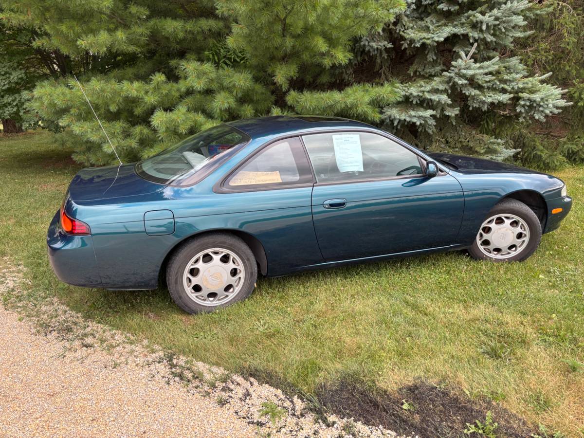 Nissan-240sx-1995-custom