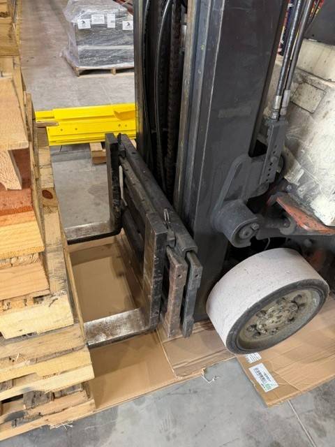Nissan-Forklift-1989-orange