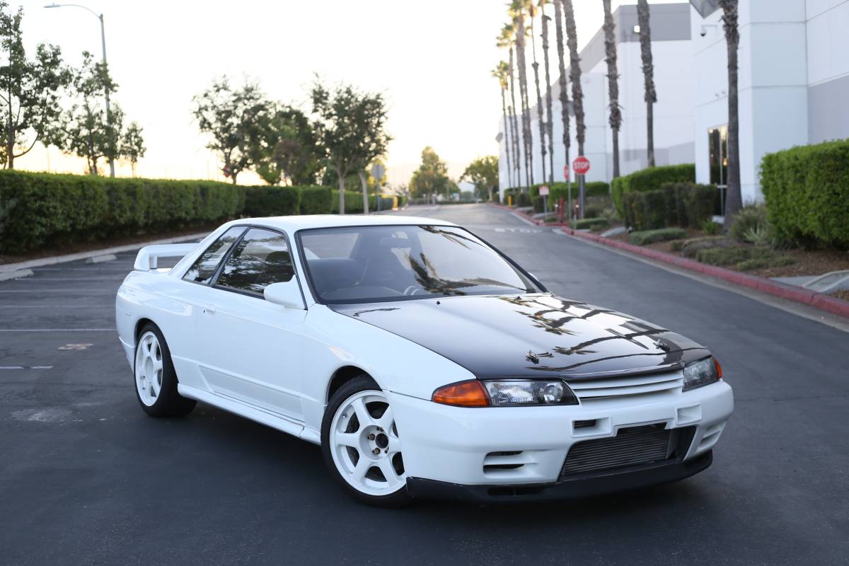 Nissan-Gtr-1994-white