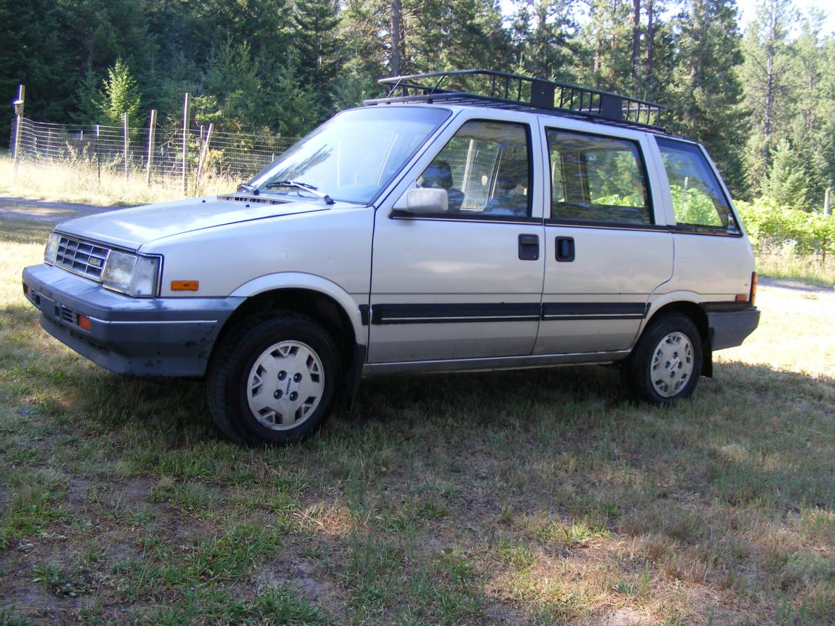 Nissan-Stanza-wagon-xe-1986