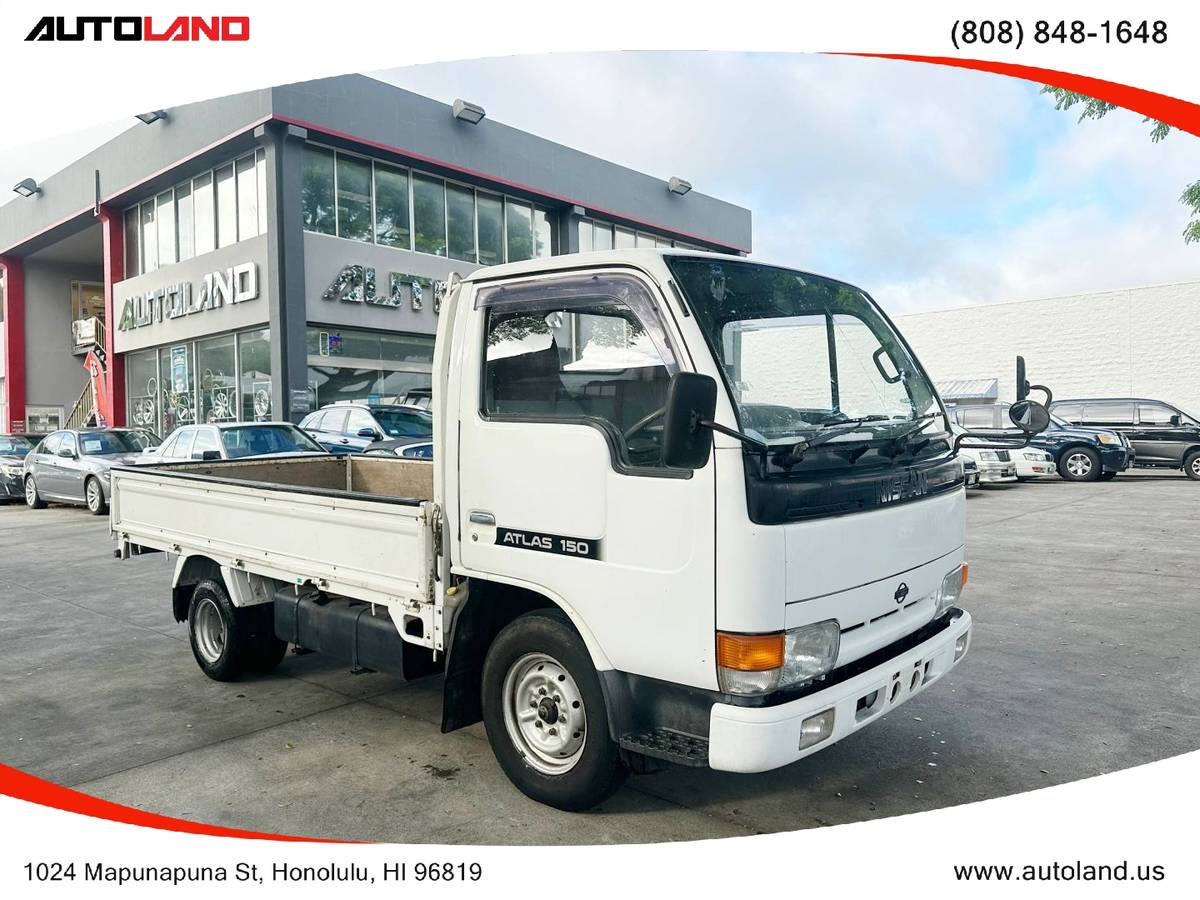 Nissan-Truck-1993-white