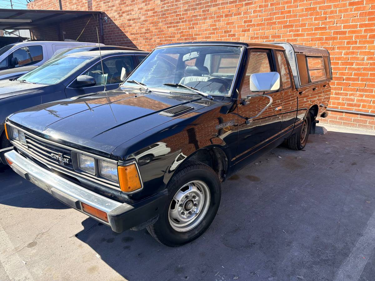 Nissan-datsun-720-1982-blue
