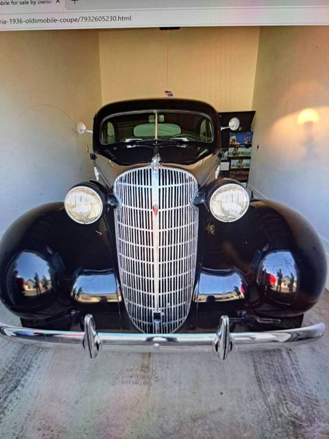 Oldsmobile-1936-black