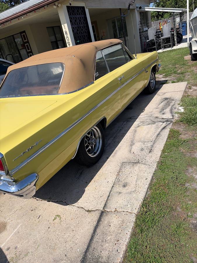 Oldsmobile-1963-yellow