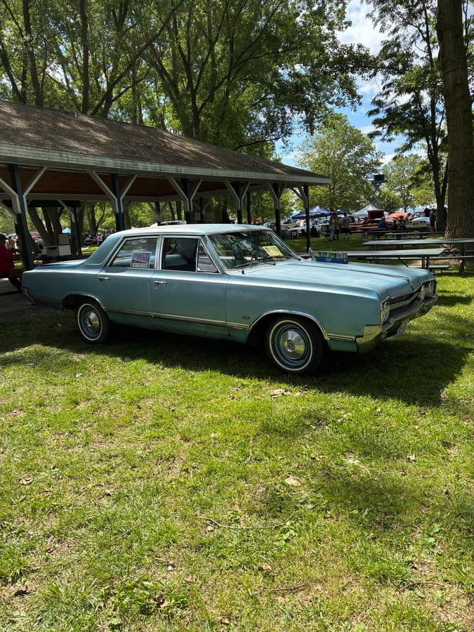 Oldsmobile-1965-blue