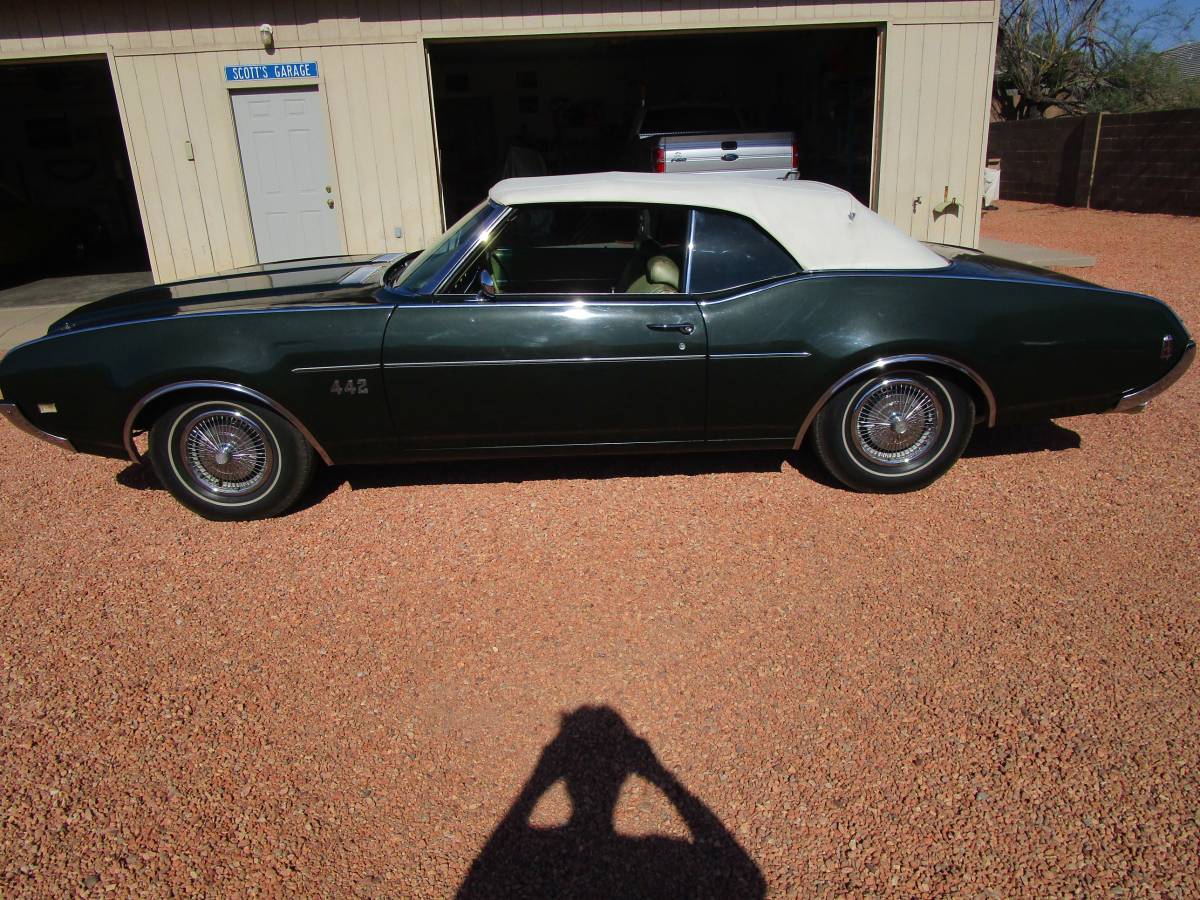 Oldsmobile-442-convertible-1969-green