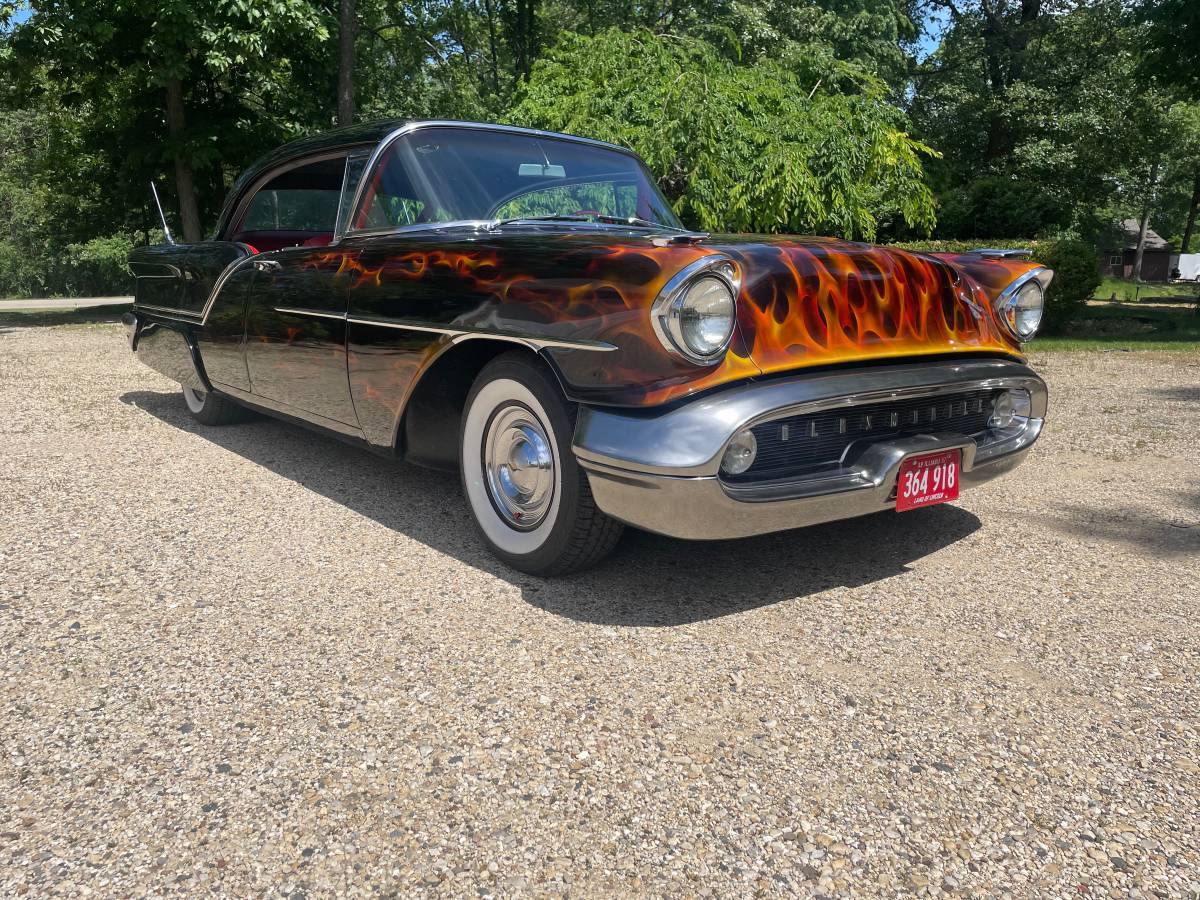 Oldsmobile-88-1957-black