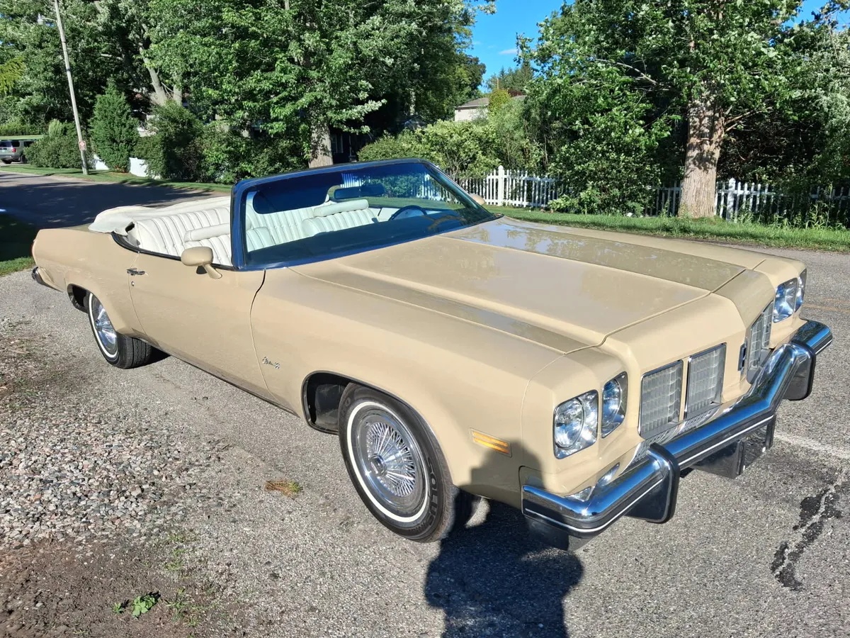 Oldsmobile-88-1975-Bamboo-Cream