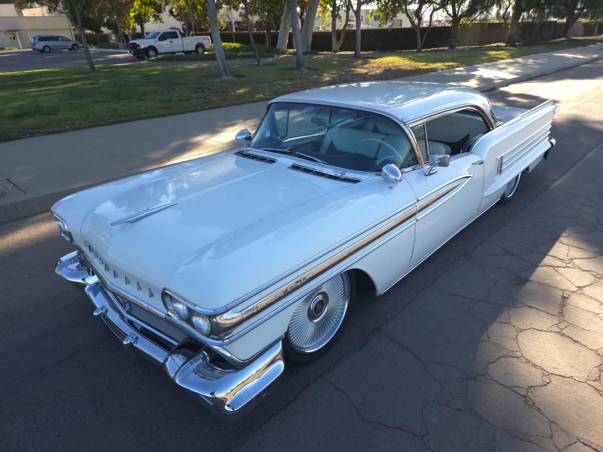 Oldsmobile-98-1958-white