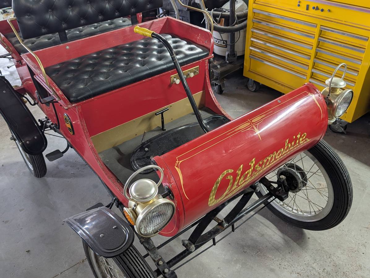 Oldsmobile-Curve-dash-1901