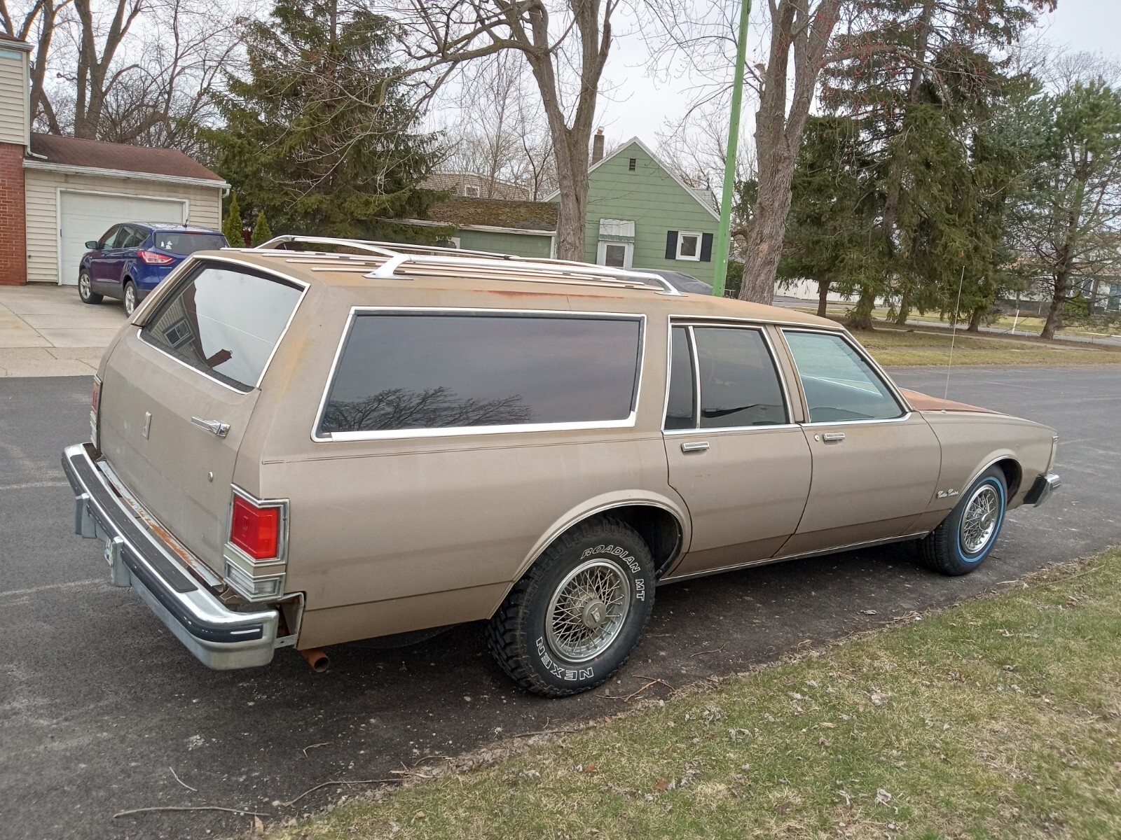 Oldsmobile Custom Cruiser 1984