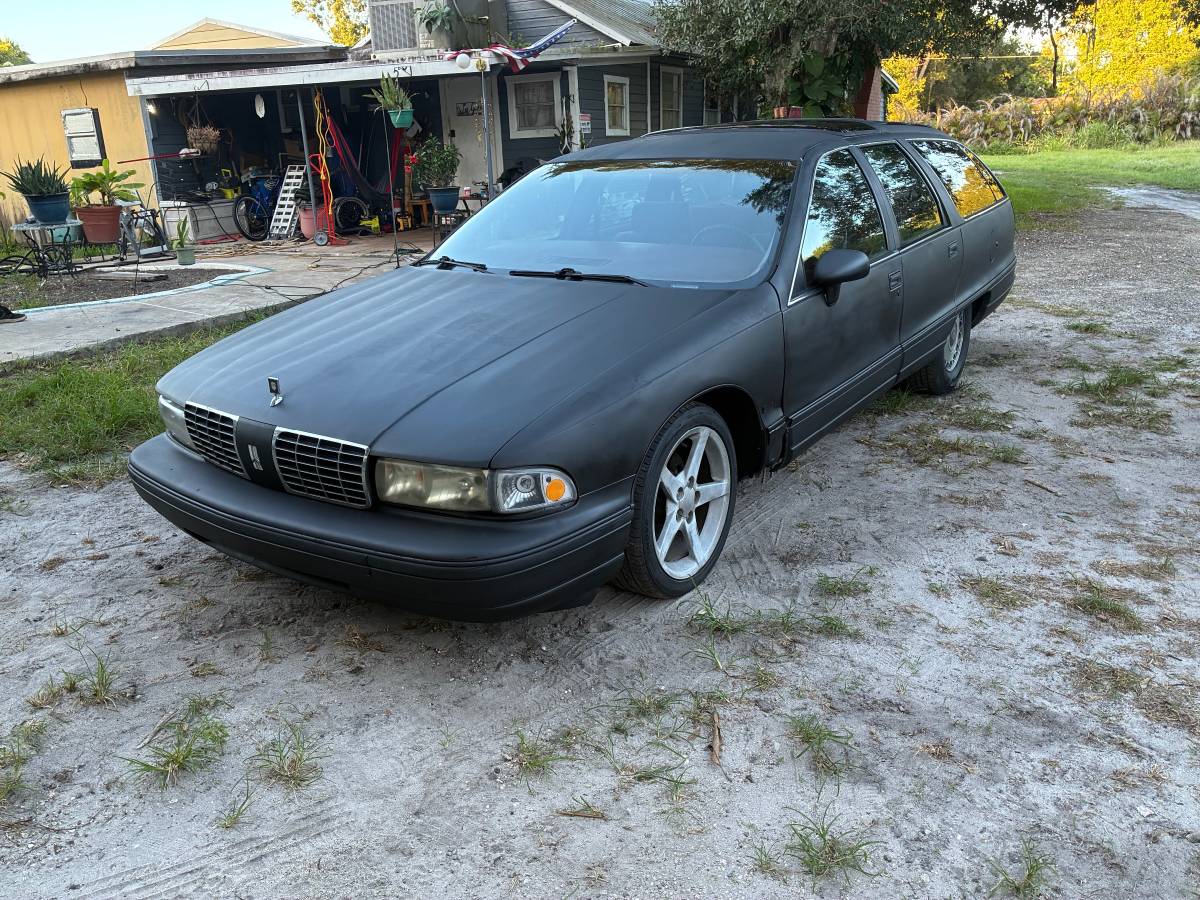 Oldsmobile-Custom-cruiser-1993