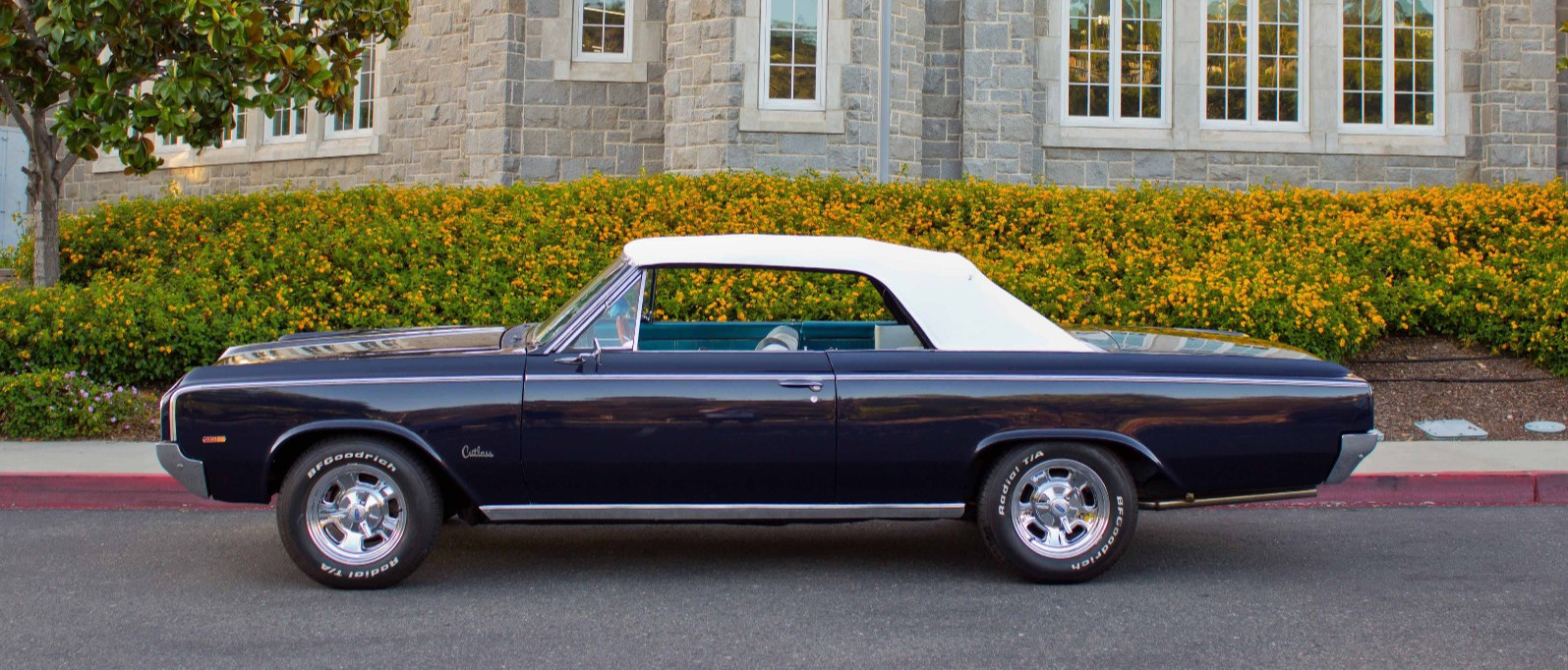 Oldsmobile-Cutlass-1964-Convertible-Blue