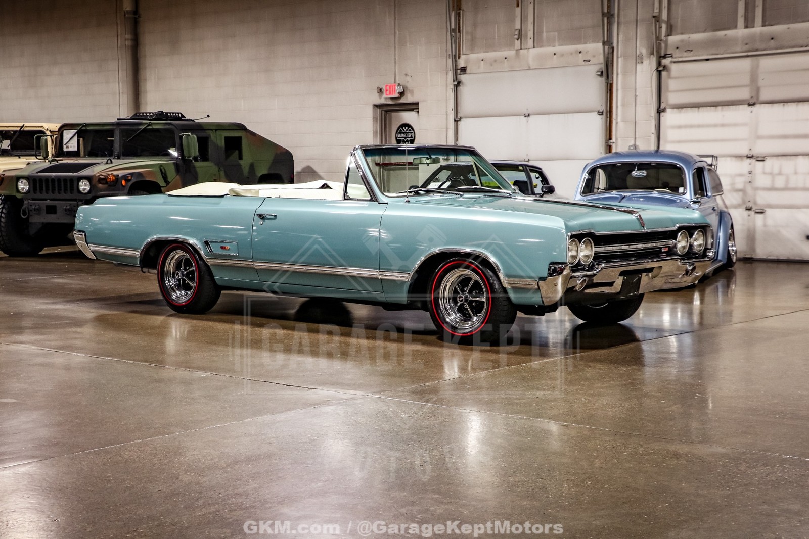 Oldsmobile-Cutlass-1965-White Oldsmobile Cutlass 1965