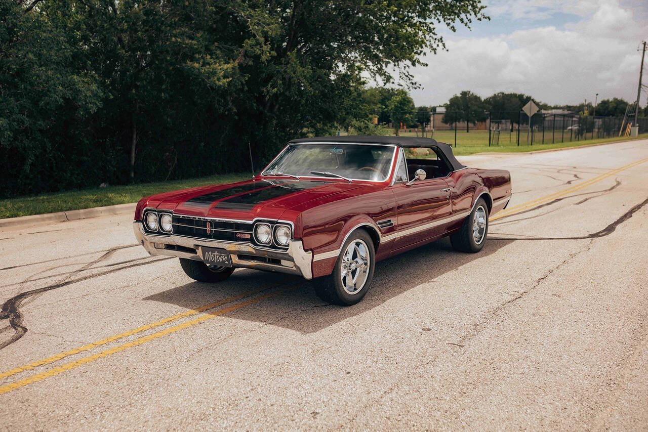 Oldsmobile-Cutlass-1966-Burgundy-Burgundy