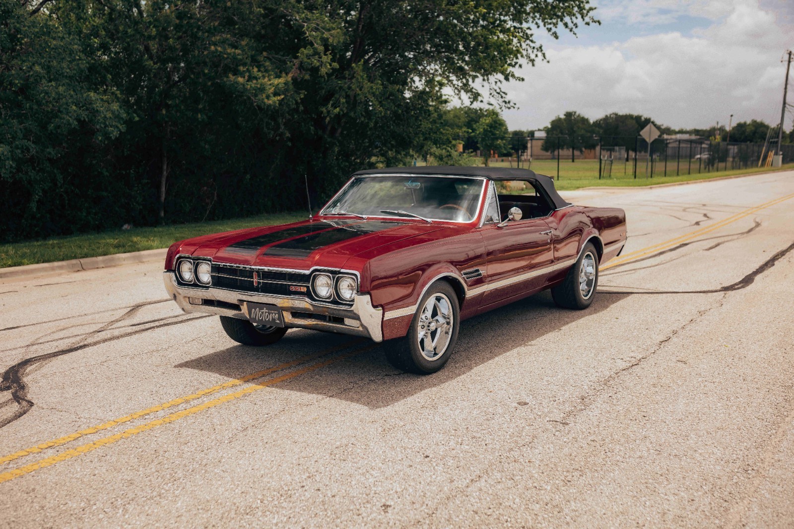 Oldsmobile-Cutlass-1966-Convertible-Burgundy
