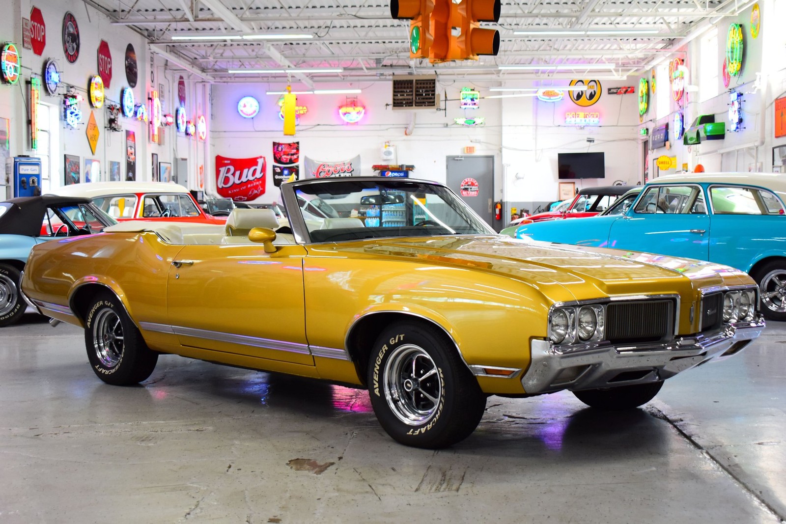 Oldsmobile-Cutlass-1970-Convertible-White