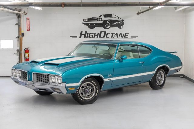 Oldsmobile-Cutlass-1970-Coupe-Cream