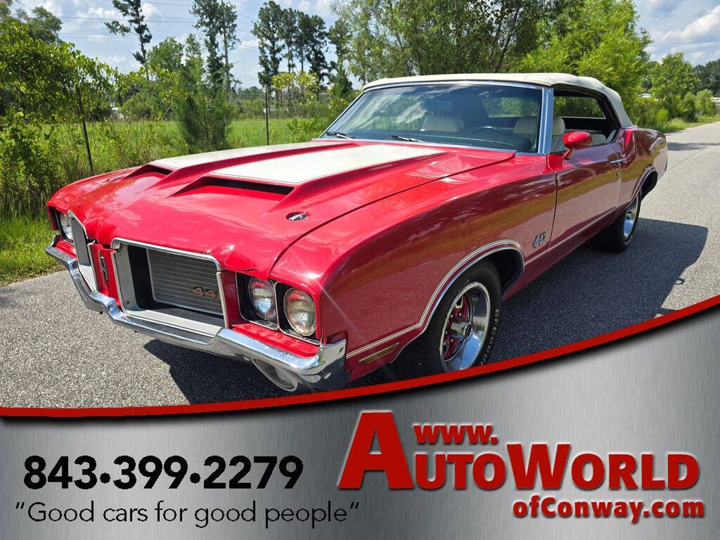 Oldsmobile-Cutlass-1972-Red-White