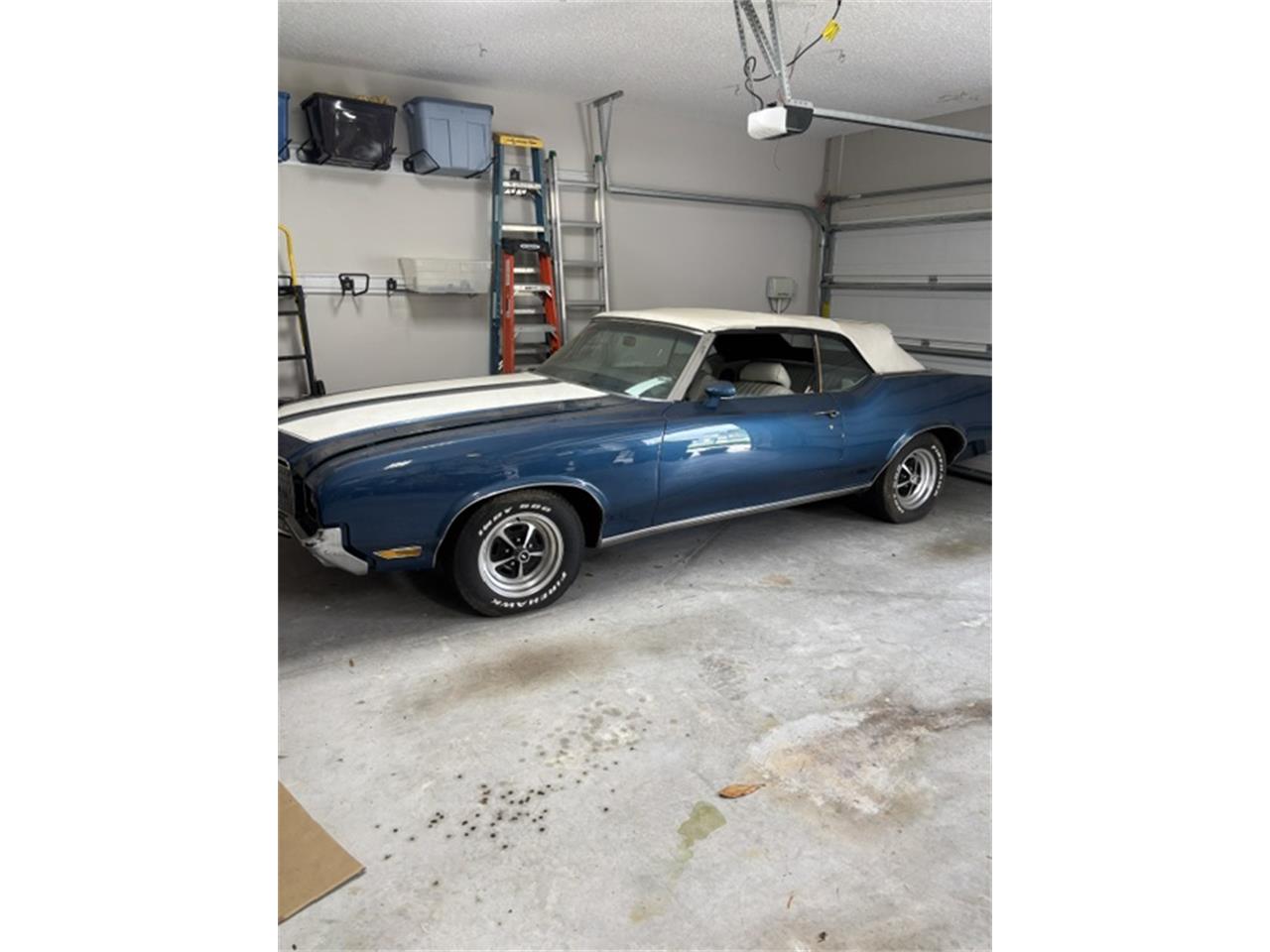 Oldsmobile-Cutlass-f85-convertible-1972-Blue-White