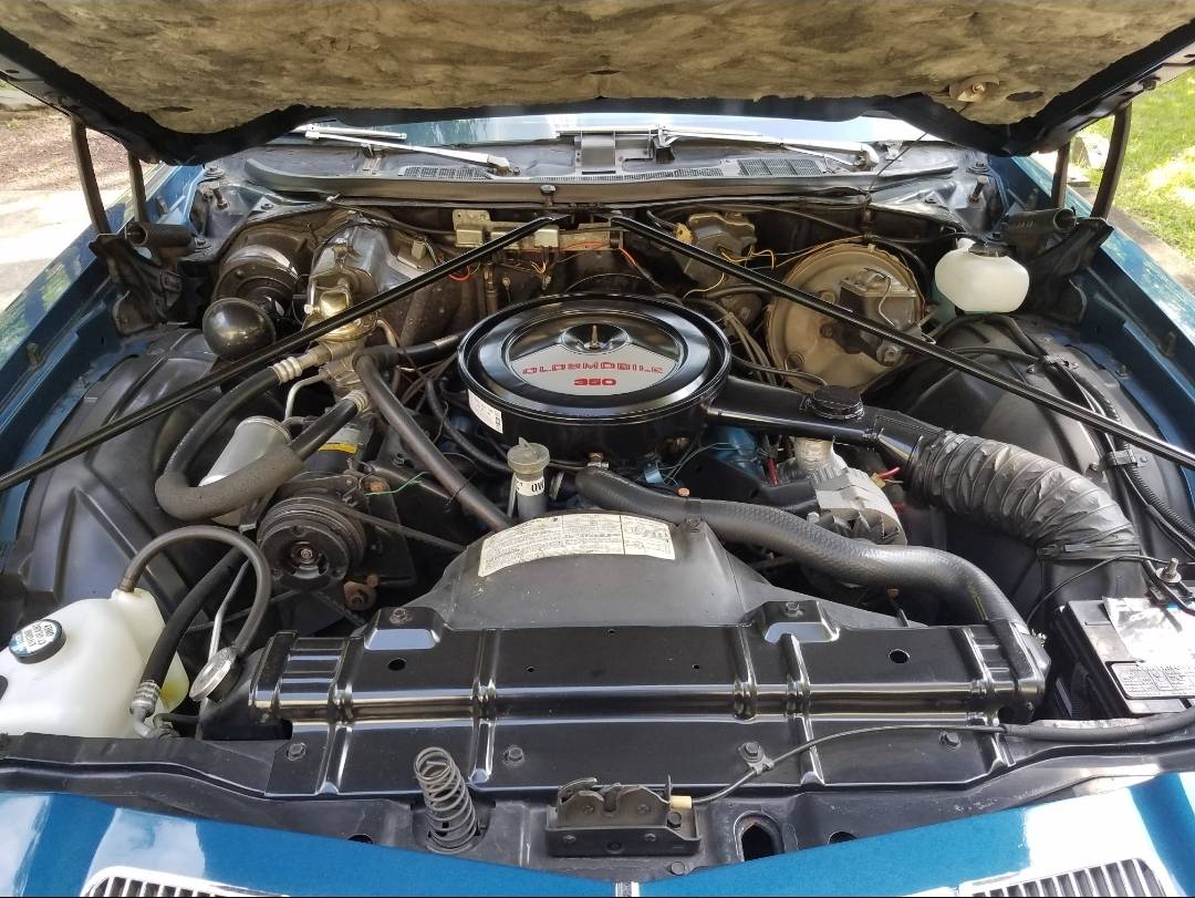 Oldsmobile-Cutlass-salon-coupe-1976-blue