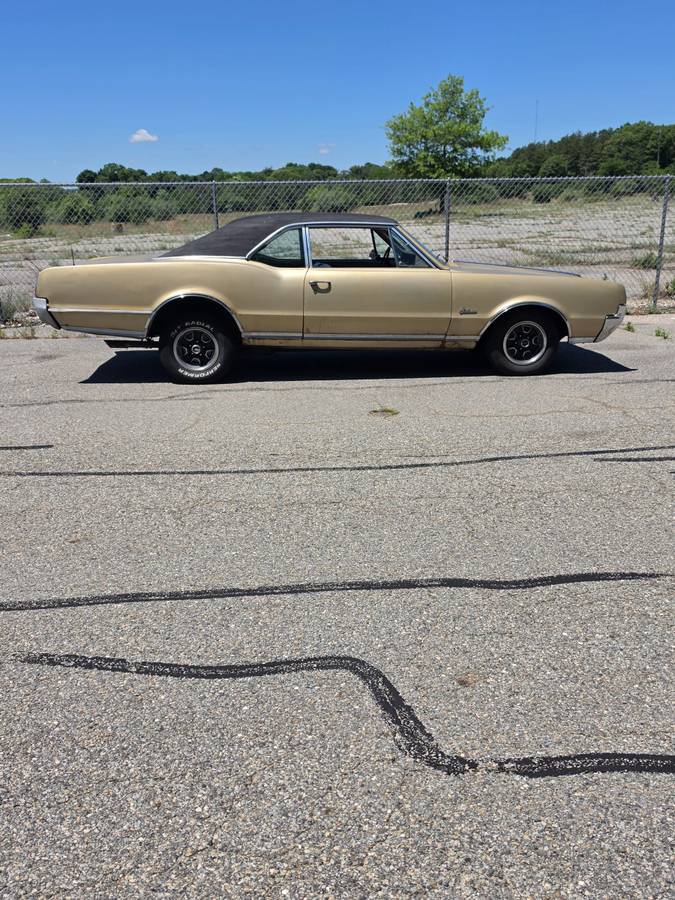 Oldsmobile-Cutlass-supreme-1967-custom