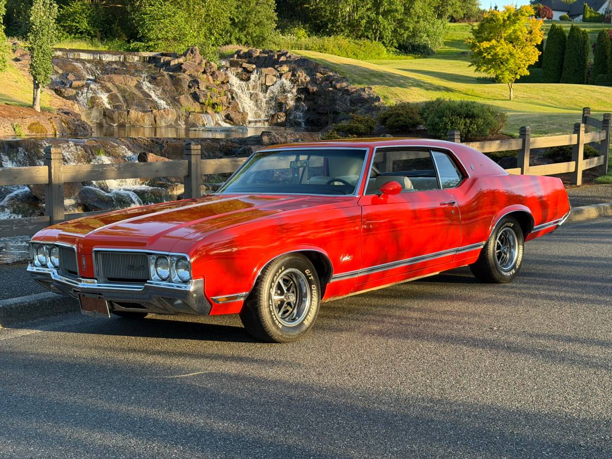 Oldsmobile-Cutlass-supreme-1970-orange