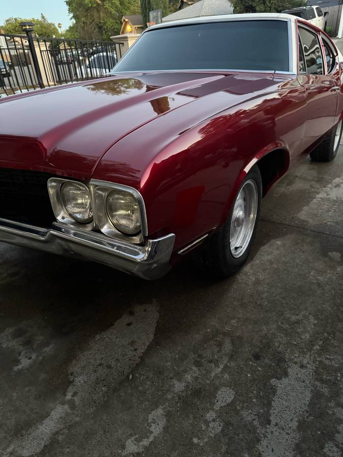 Oldsmobile-Cutlass-supreme-1970-red