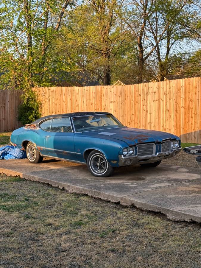 Oldsmobile-Cutlass-supreme-1971-blue