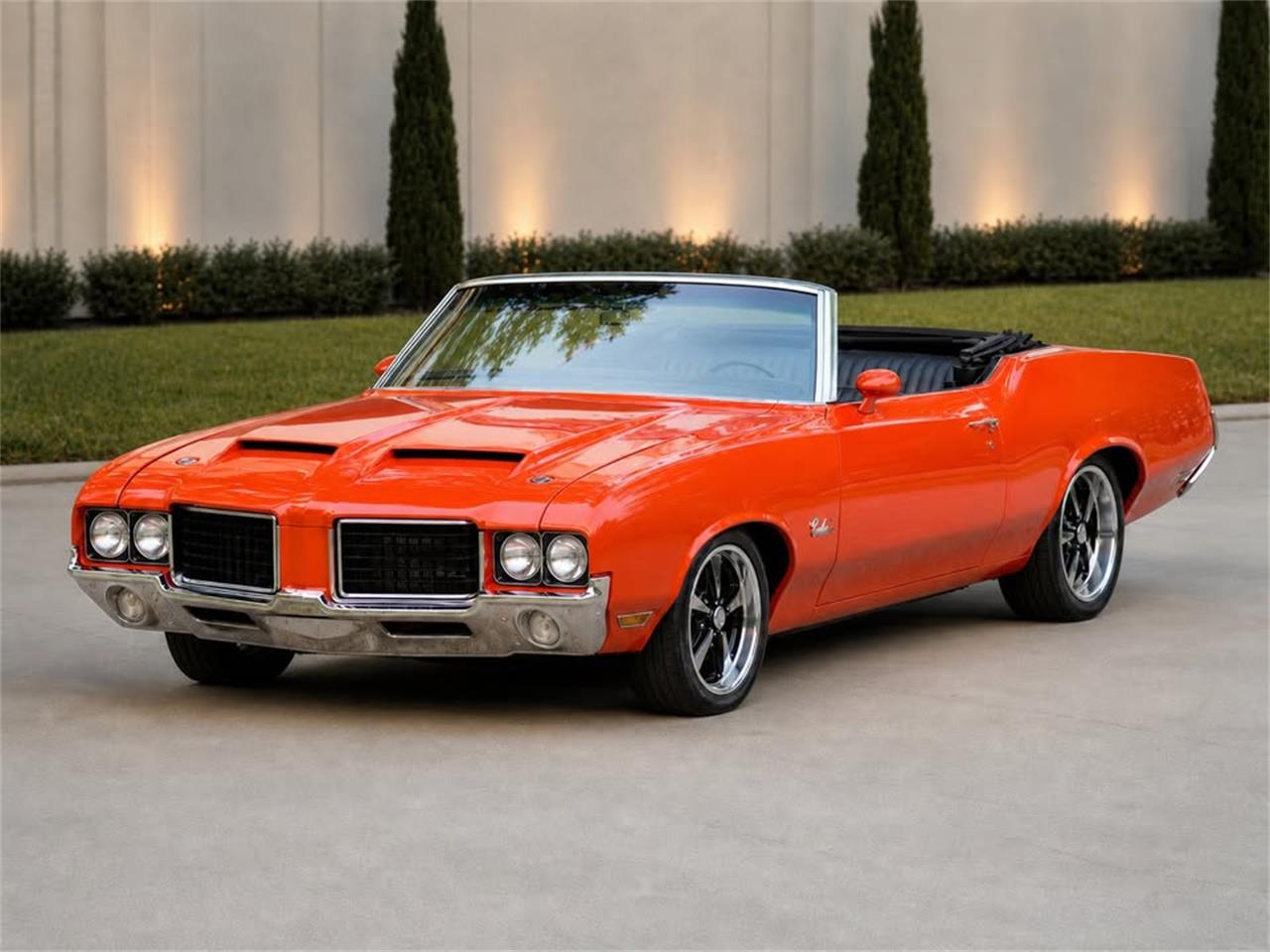 Oldsmobile-Cutlass-supreme-1972-Orange-Black