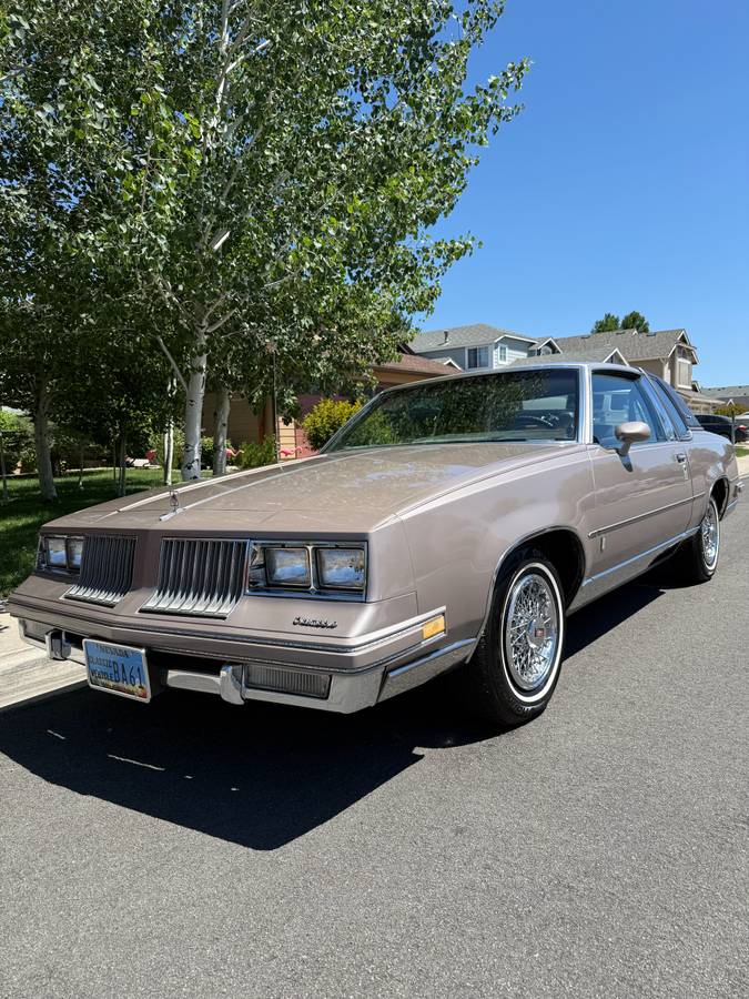 Oldsmobile-Cutlass-supreme-1984-brown