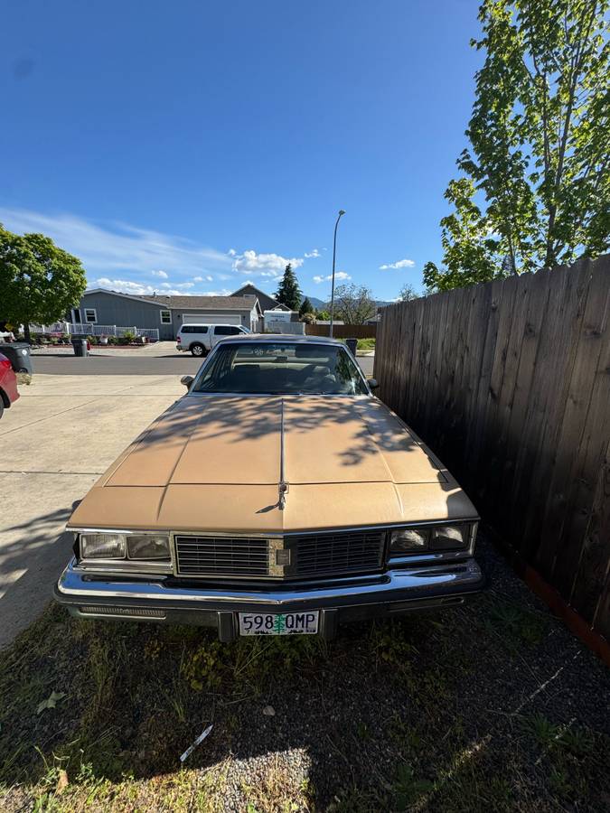Oldsmobile-Cutlass-supreme-1987-custom