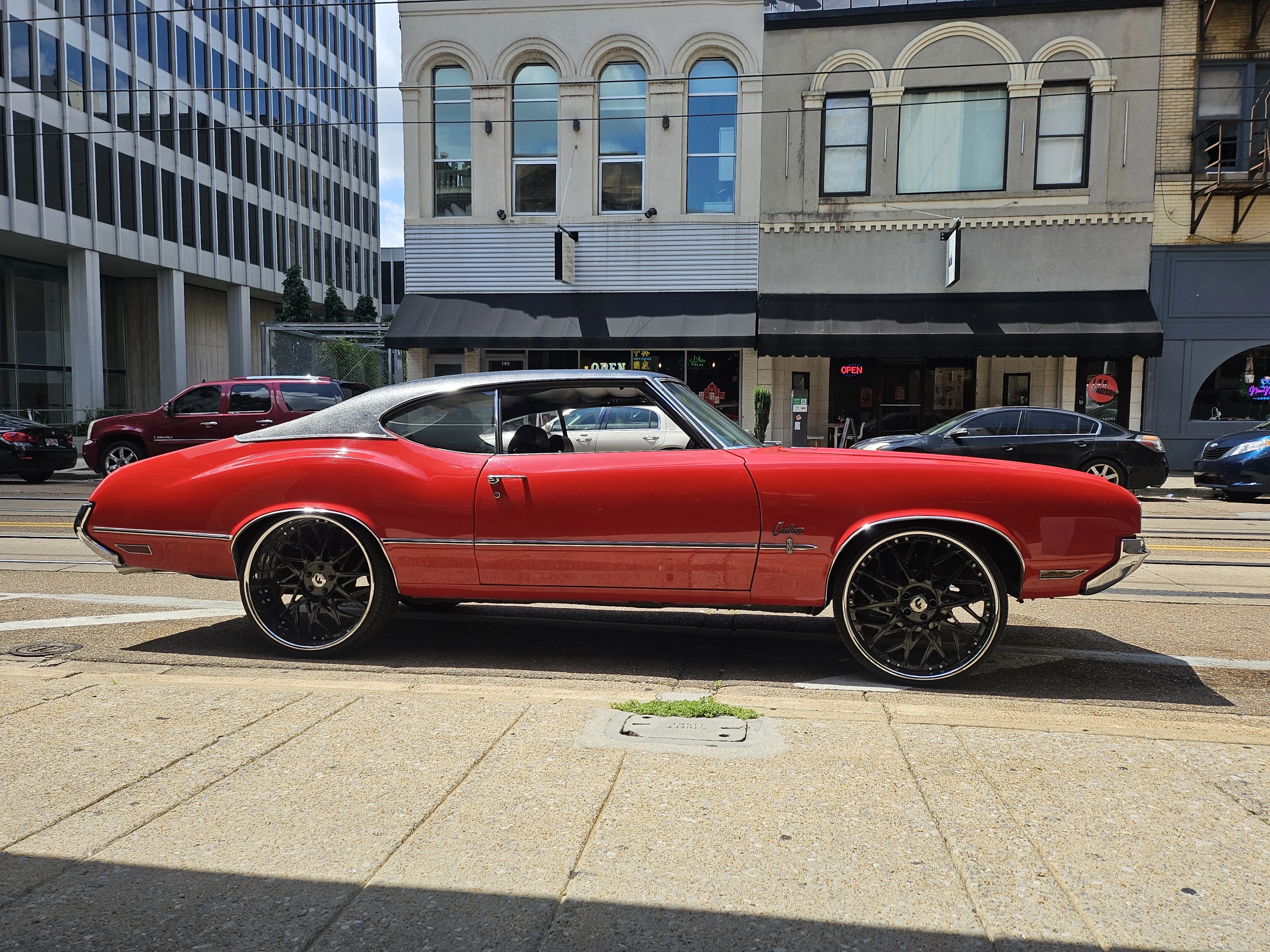 Oldsmobile-Cutlass-supreme-coupe-1970-Red-Black