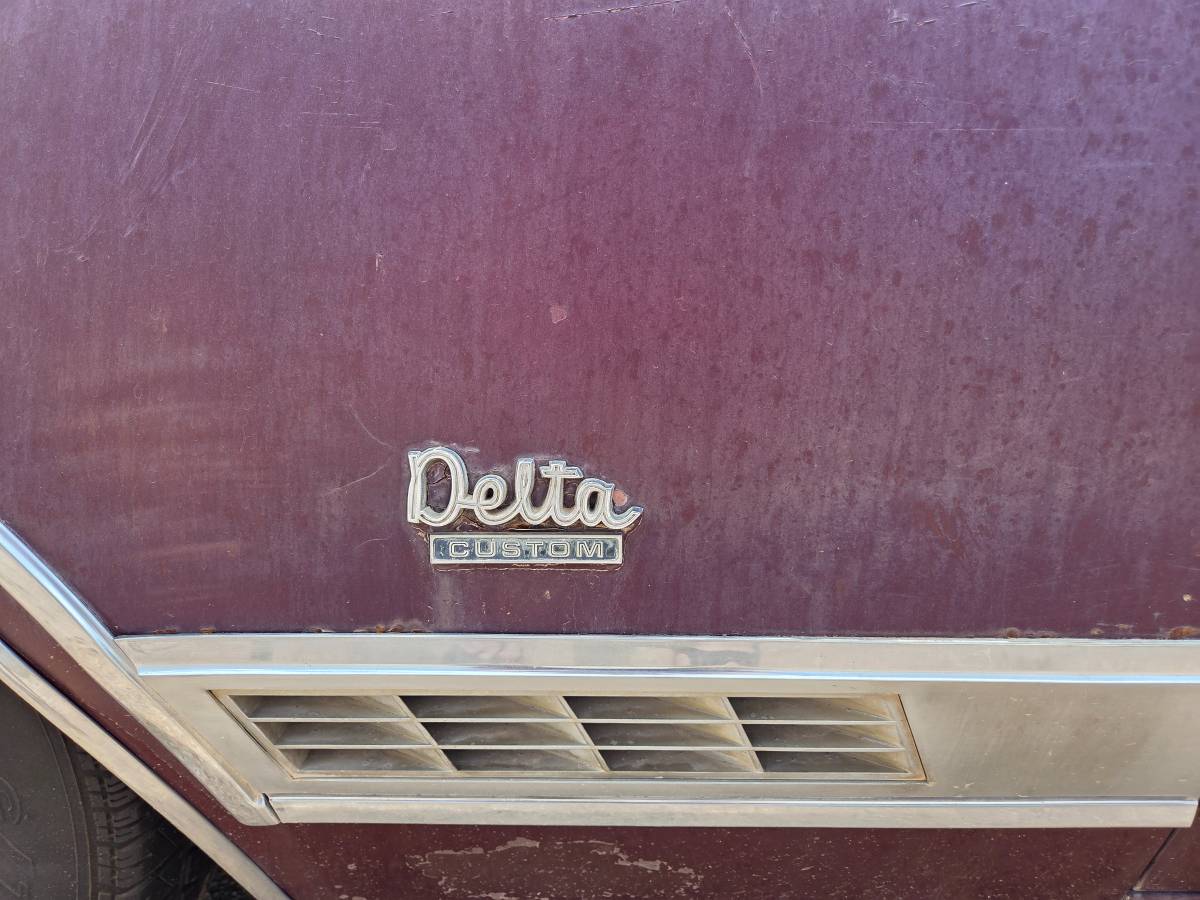 Oldsmobile-Delta-88-custom-1967