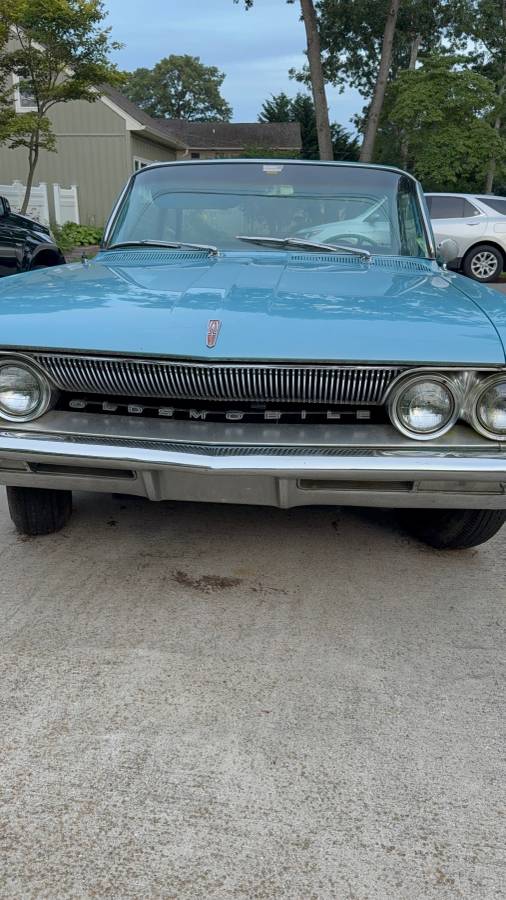 Oldsmobile-Dynamic-88-1961-blue