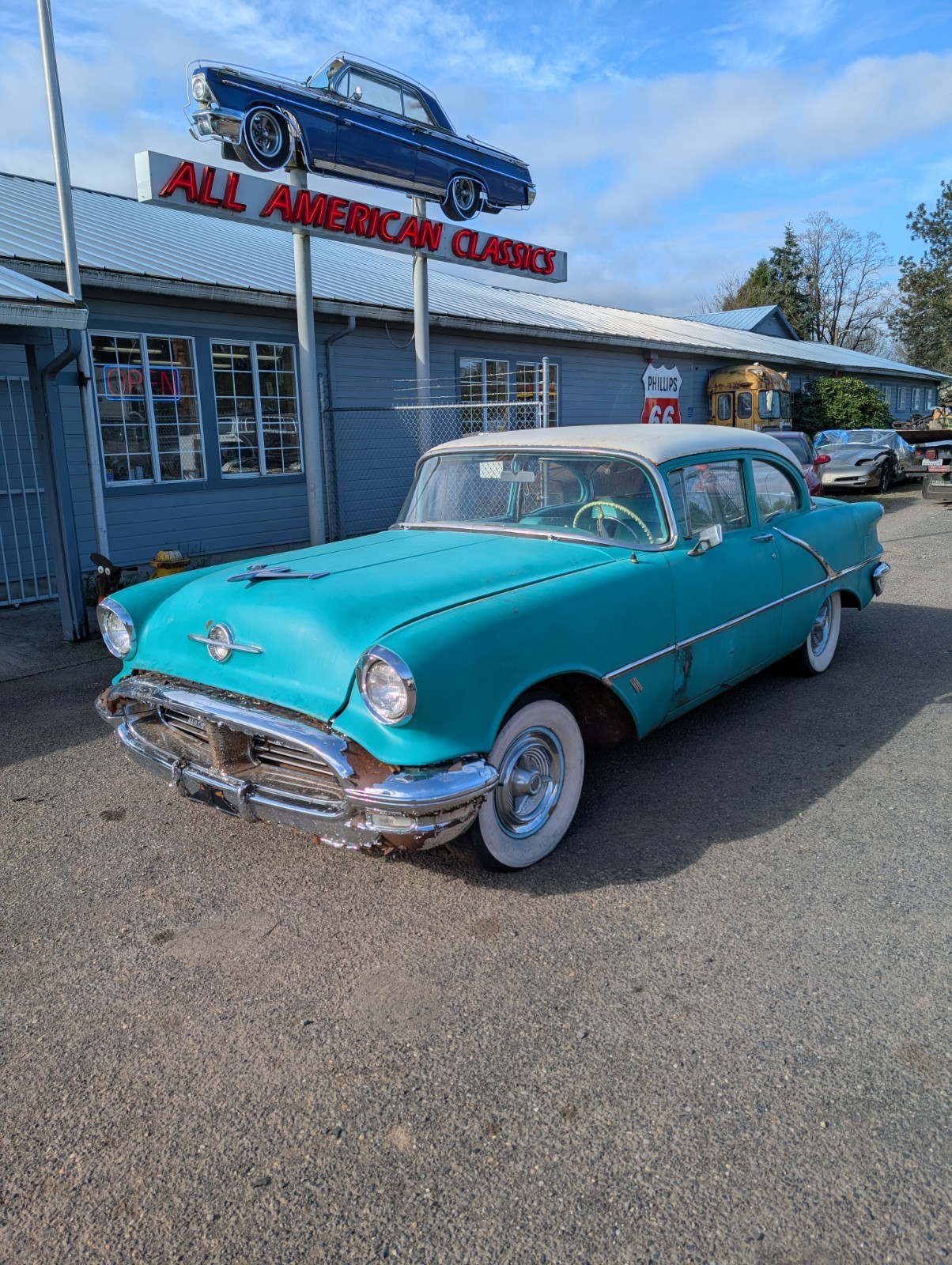 Oldsmobile-Eighty-Eight-1956-Sedan