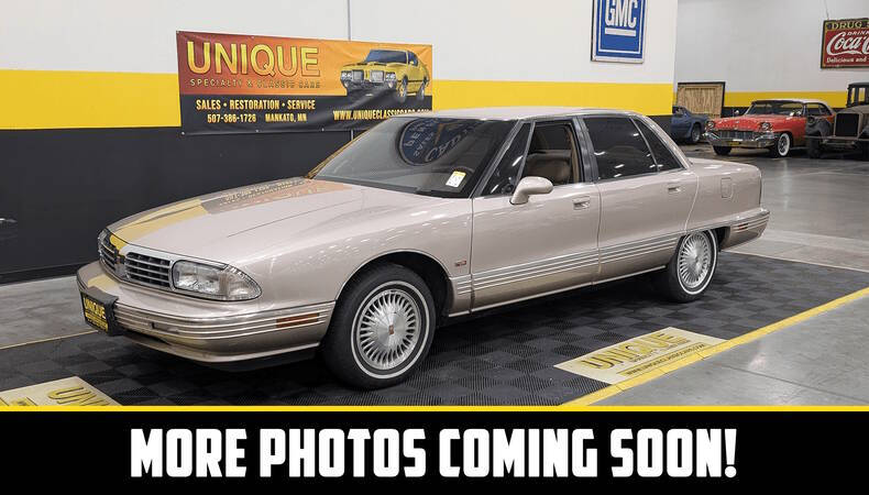Oldsmobile-Ninety-eight-1995-Tan