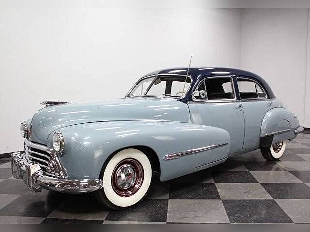 Oldsmobile-Ninetyeight-1946-blue