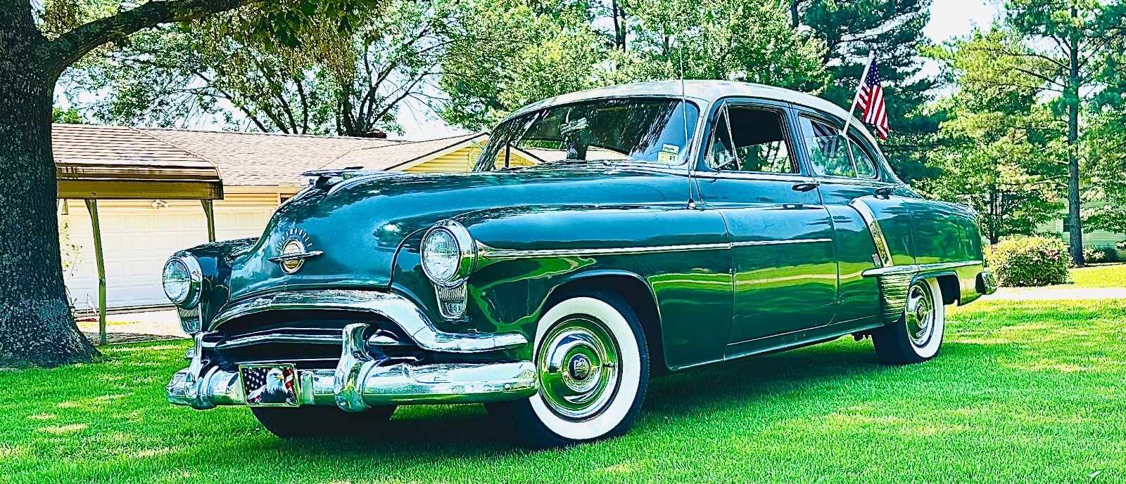 Oldsmobile-Super-88-1951-Sedan