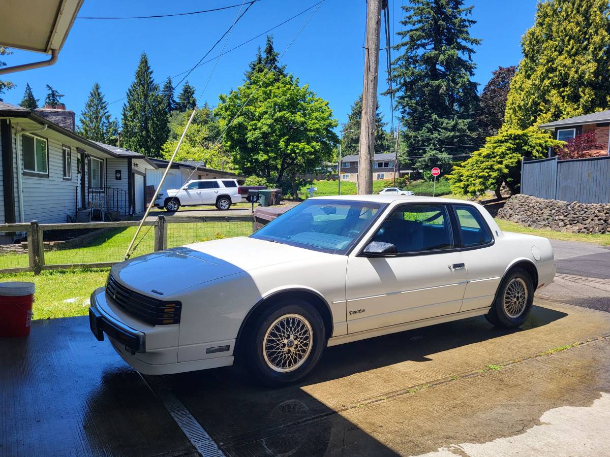 Oldsmobile-Toronado-1989-white