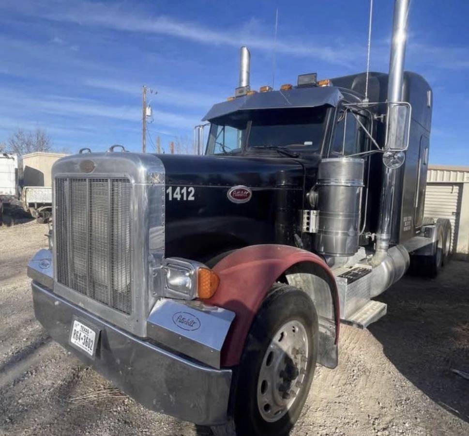 Peterbilt-379-1989-black