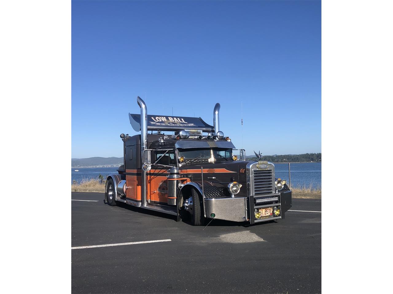 Peterbilt-Pickup-1961-OrangeDk-Brown-Black
