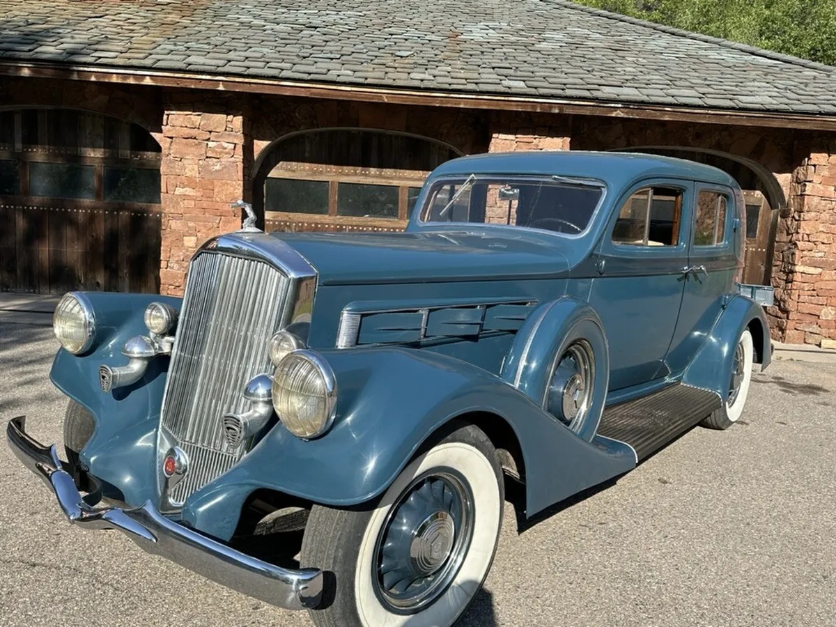 Pierce-arrow-845-1935-Blue-Tan