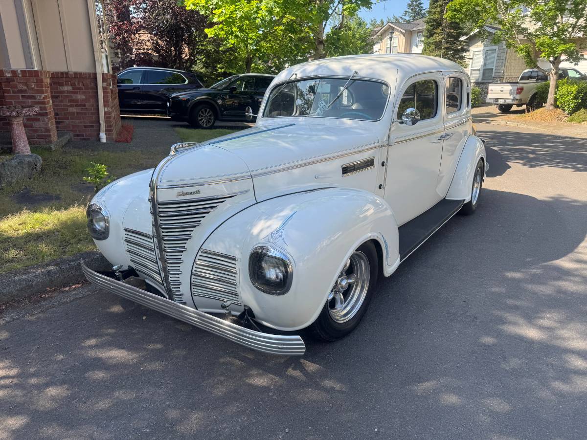 Plymouth-1939-white