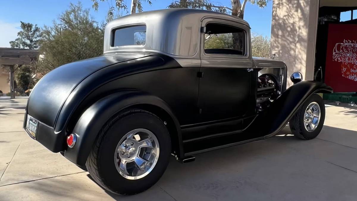 Plymouth-3-window-1932
