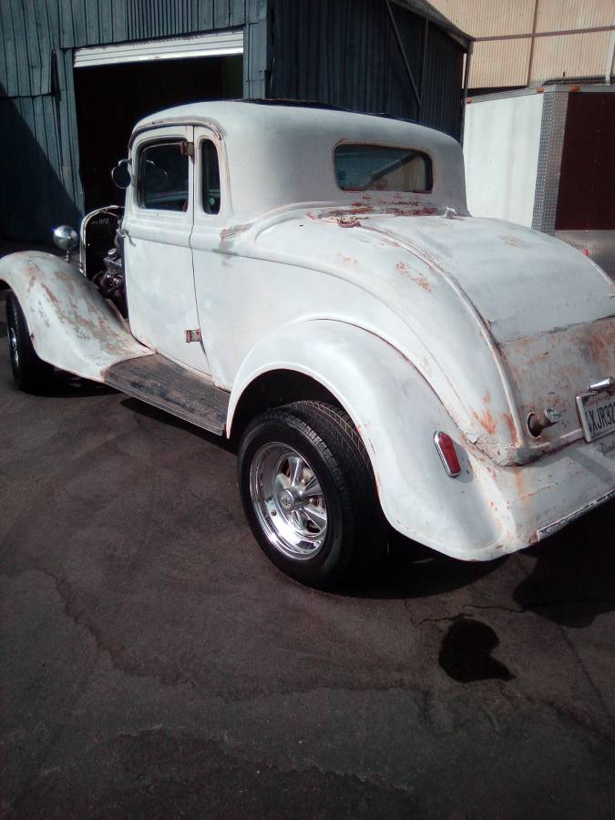 Plymouth-Coupe-1932-grey