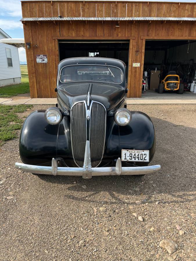 Plymouth-Coupe-1937-black