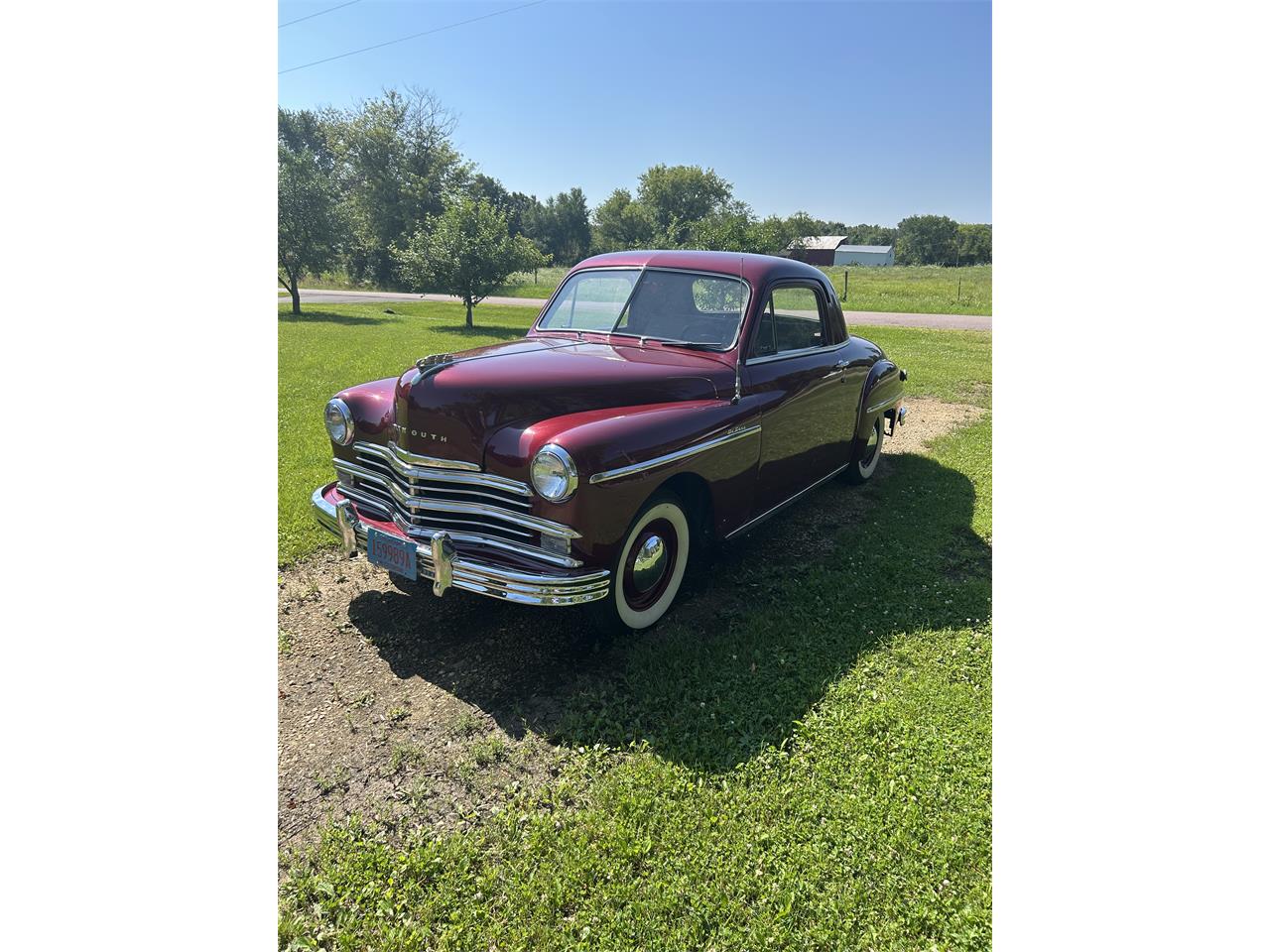 Plymouth-Coupe-1949-Burgundy-Cloth